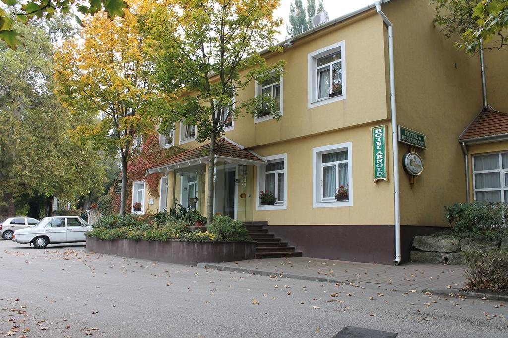 Arnold Hotel