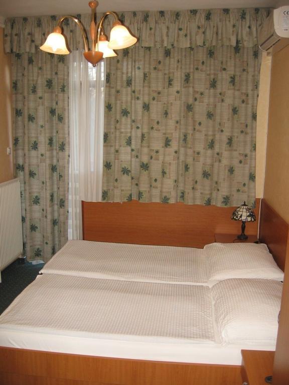 Arnold Hotel