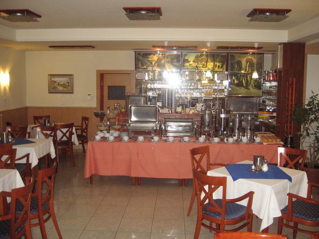 Arnold Hotel