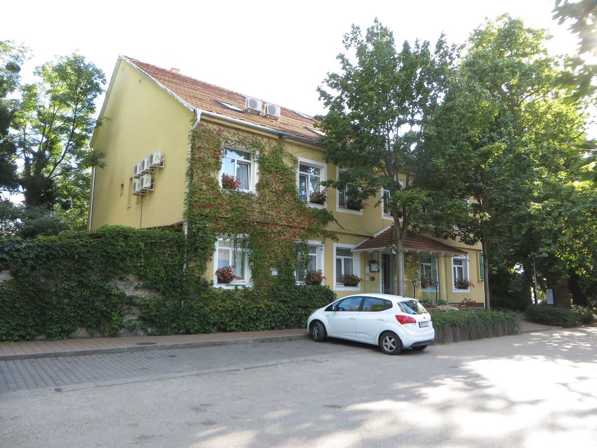 Hotel Arnold 2*